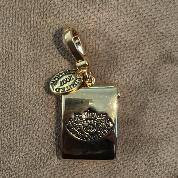 Juicy Couture Limited Edition Charm—2007 Diploma - Picture 3 of 5